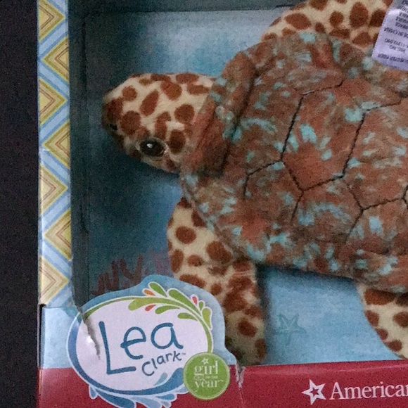 American Girl Lea's Sea Turtle for 18 inch dolls NEW in box! Stuffed Animal Pet - Picture 8 of 8